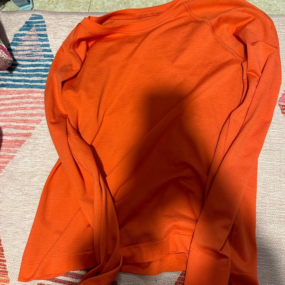Lululemon Swiftly tech LONGSLEEVE RACE LENGTH autumn red